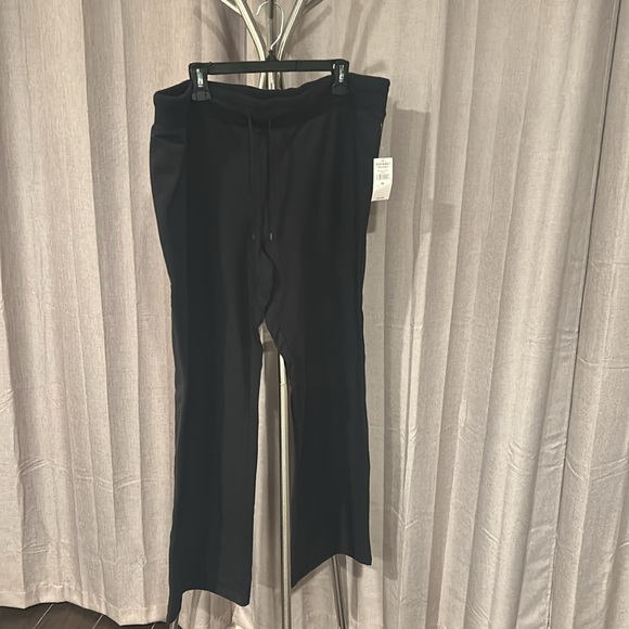 Old Navy Classic Black Joggers NWT - Picture 2 of 5